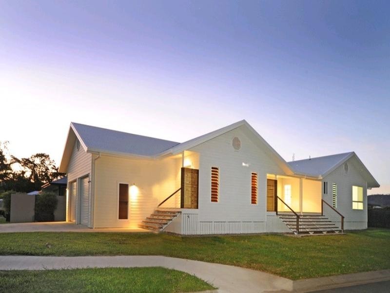 53 Abell Road, Cannonvale QLD 4802