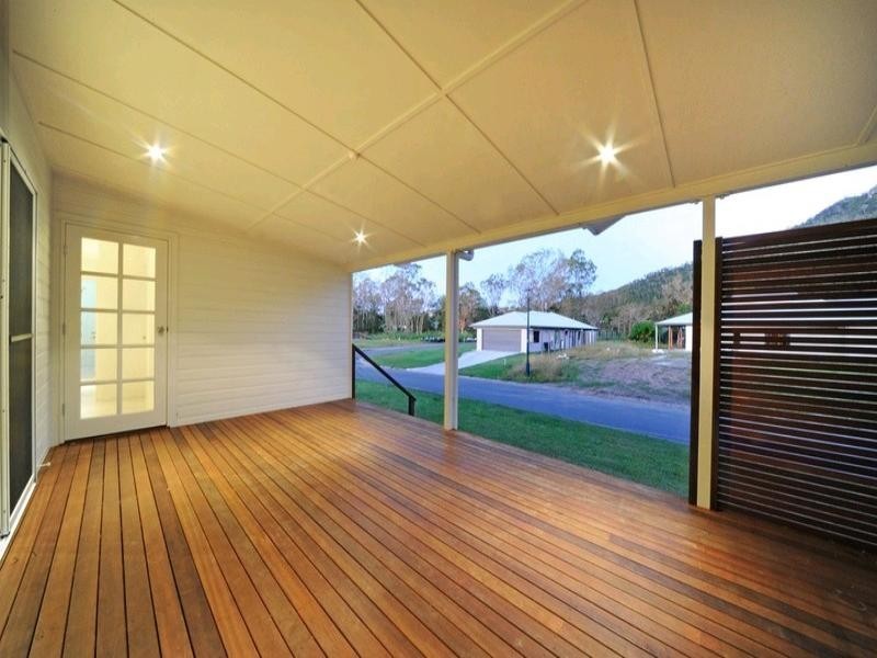 53 Abell Road, Cannonvale QLD 4802