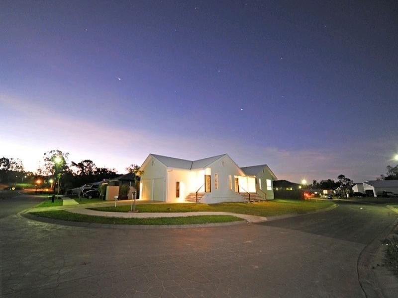 53 Abell Road, Cannonvale QLD 4802