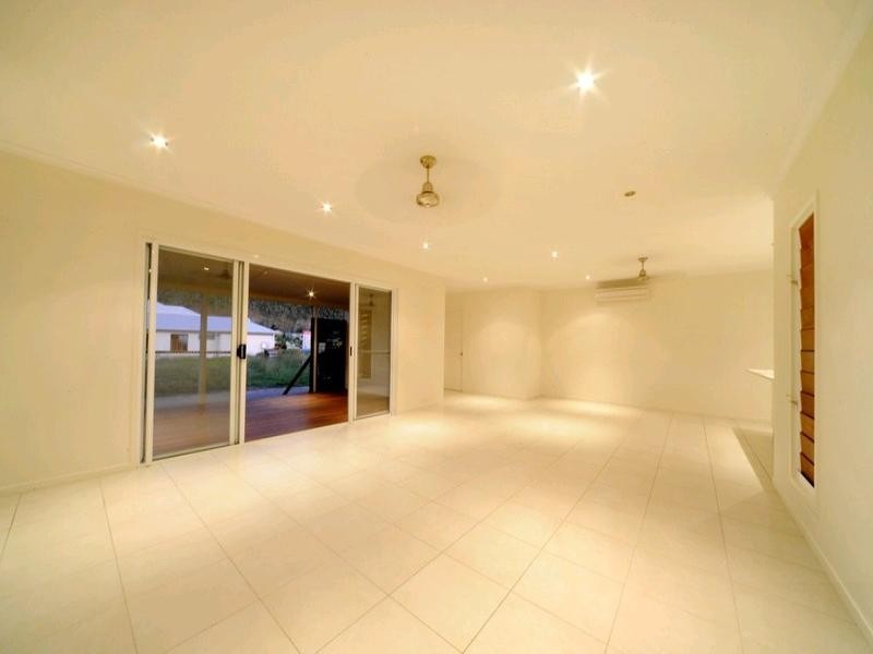 53 Abell Road, Cannonvale QLD 4802