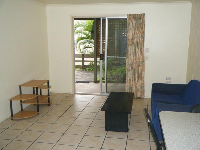 4/6 St Martins Lane, Cannonvale QLD 4802