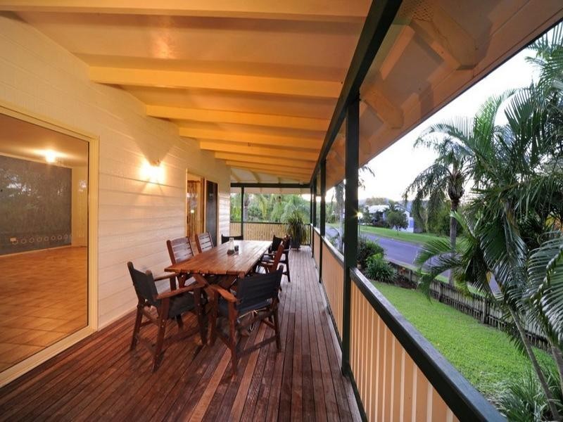 1 Laurence Close, Cannonvale QLD 4802