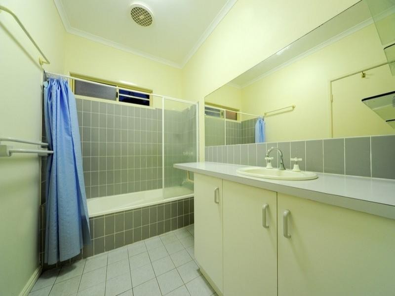 1 Laurence Close, Cannonvale QLD 4802