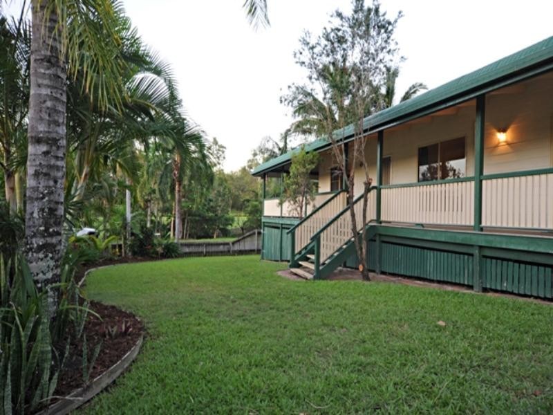 1 Laurence Close, Cannonvale QLD 4802