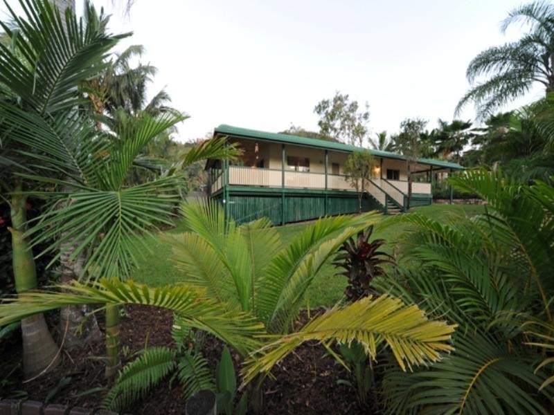 1 Laurence Close, Cannonvale QLD 4802