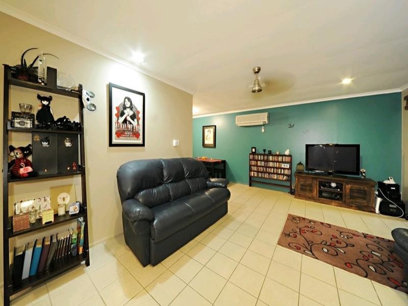 4 Solway Avenue, Cannonvale QLD 4802