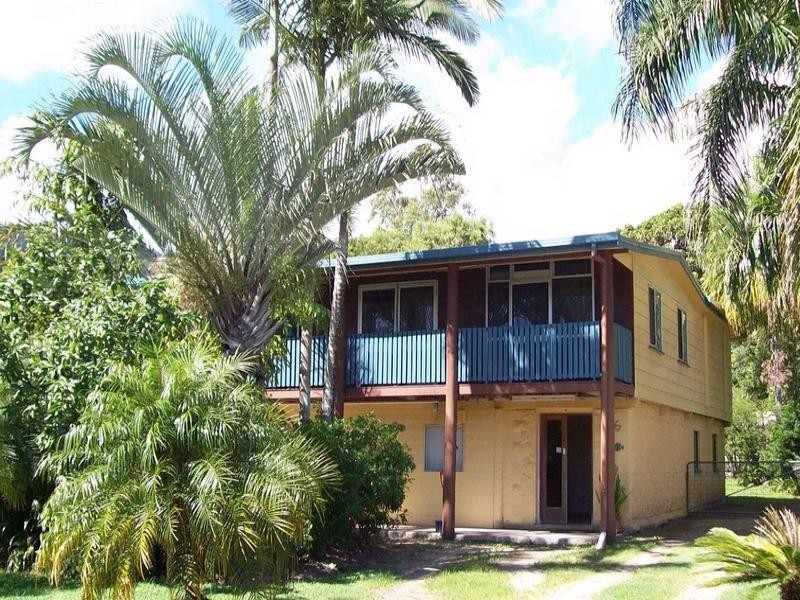 6 Schnapper Street, Cannonvale QLD 4802