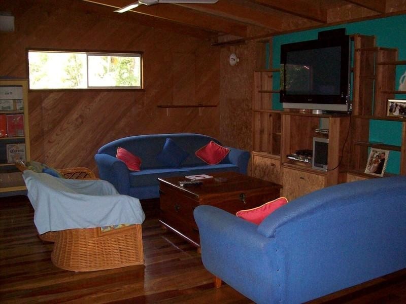 6 Schnapper Street, Cannonvale QLD 4802