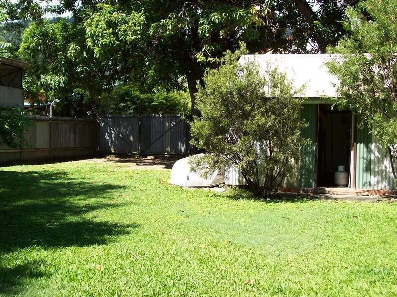 6 Schnapper Street, Cannonvale QLD 4802