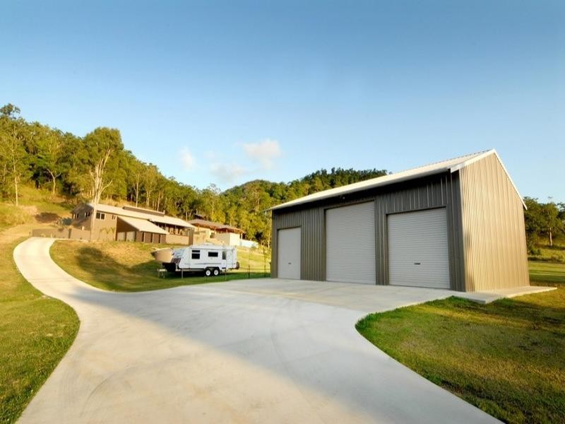 25 Kookaburra Drive, Cannonvale QLD 4802