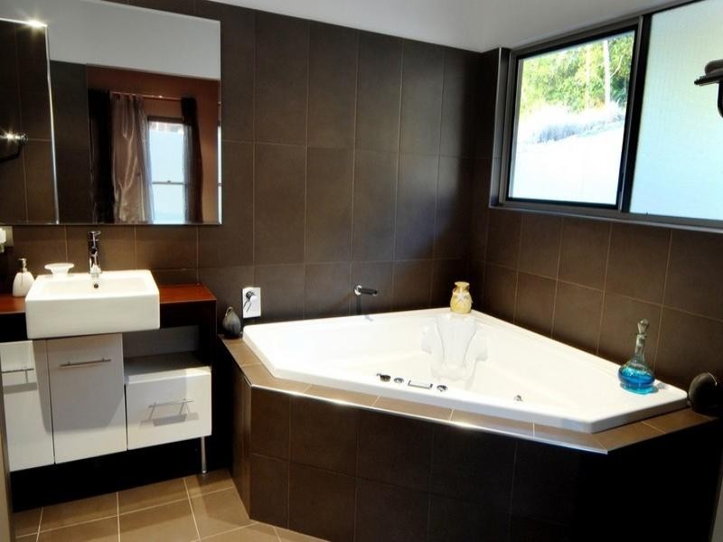 25 Kookaburra Drive, Cannonvale QLD 4802