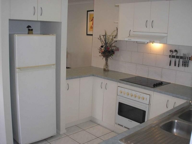 6b/10 Island Drive, Cannonvale QLD 4802