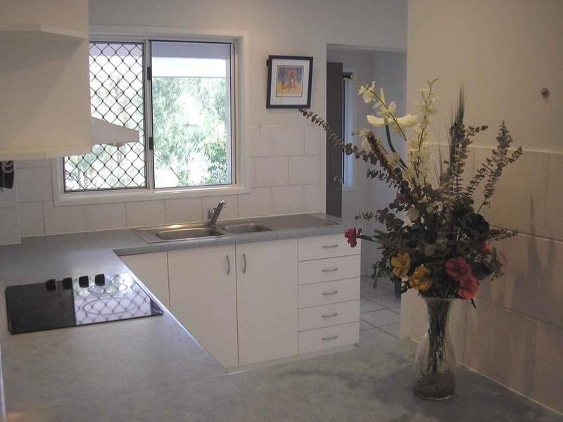 6b/10 Island Drive, Cannonvale QLD 4802