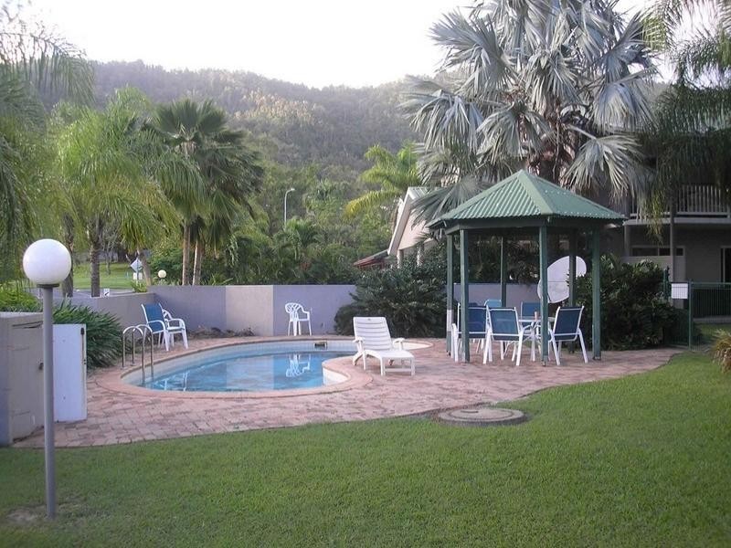 6b/10 Island Drive, Cannonvale QLD 4802