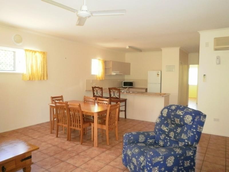 14/24 Island Drive, Cannonvale QLD 4802