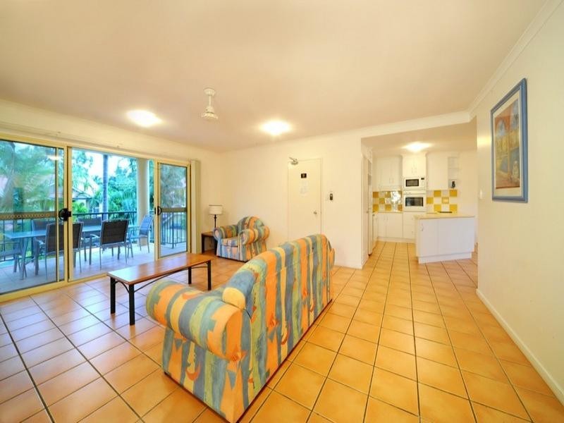 22/24 Beach Road, Cannonvale QLD 4802