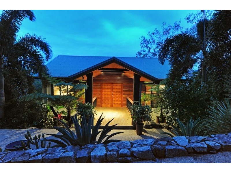 119 Parkland Drive, Cannonvale QLD 4802