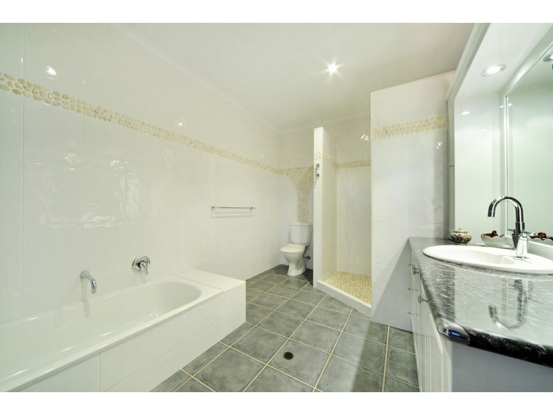 119 Parkland Drive, Cannonvale QLD 4802