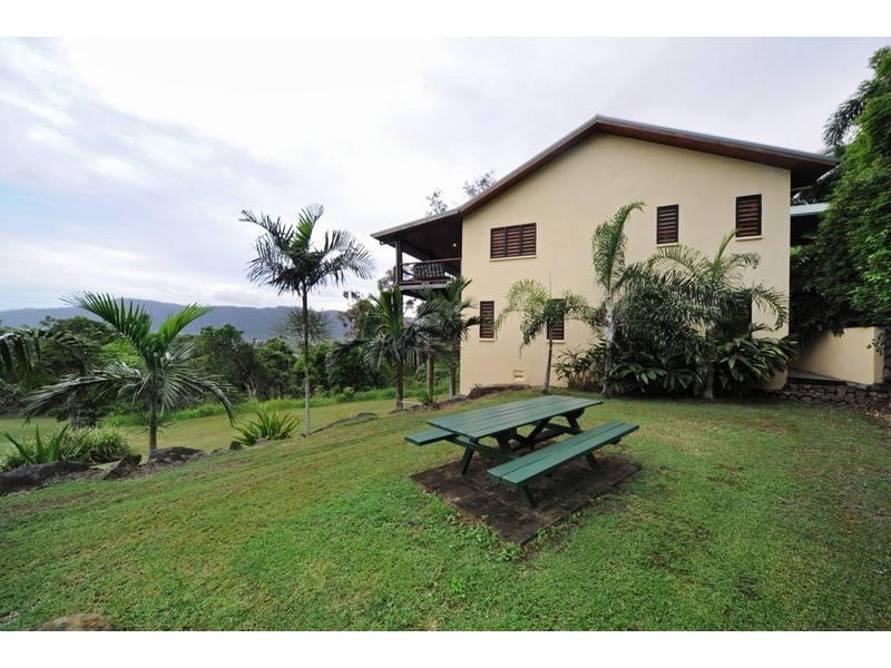 119 Parkland Drive, Cannonvale QLD 4802