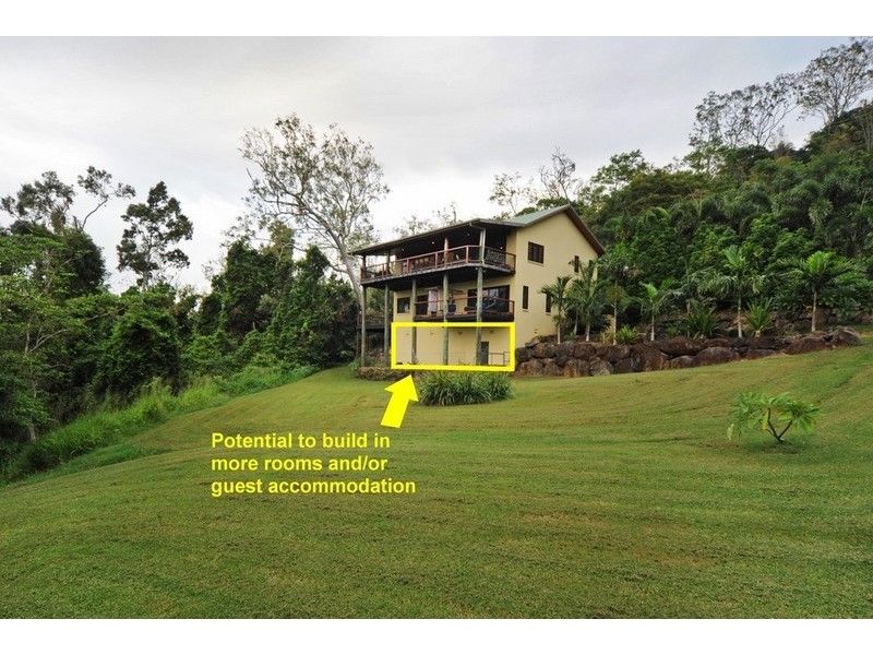 119 Parkland Drive, Cannonvale QLD 4802