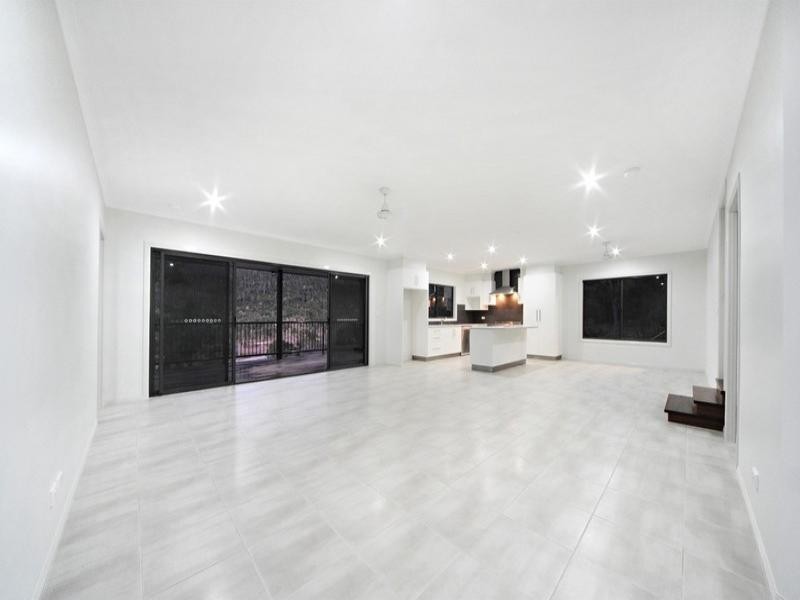 3 Scarlet Gum Close, Cannonvale QLD 4802