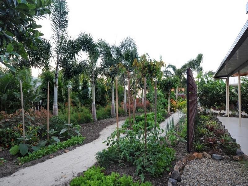 27 Banksia Court, Cannonvale QLD 4802