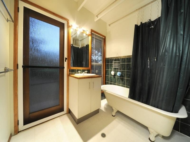 7 Alice Court, Cannonvale QLD 4802