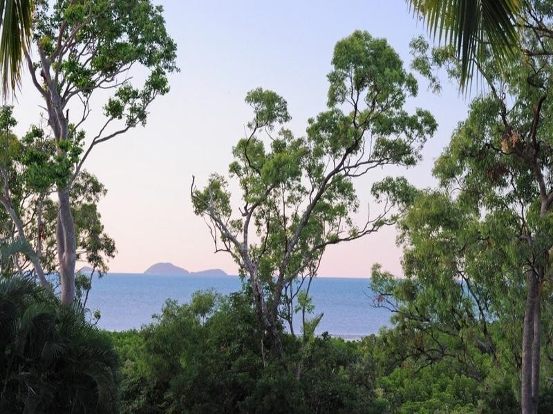 7 Alice Court, Cannonvale QLD 4802