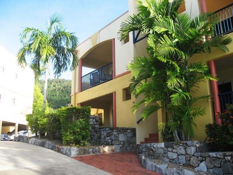 10/20 Island Drive, Cannonvale QLD 4802