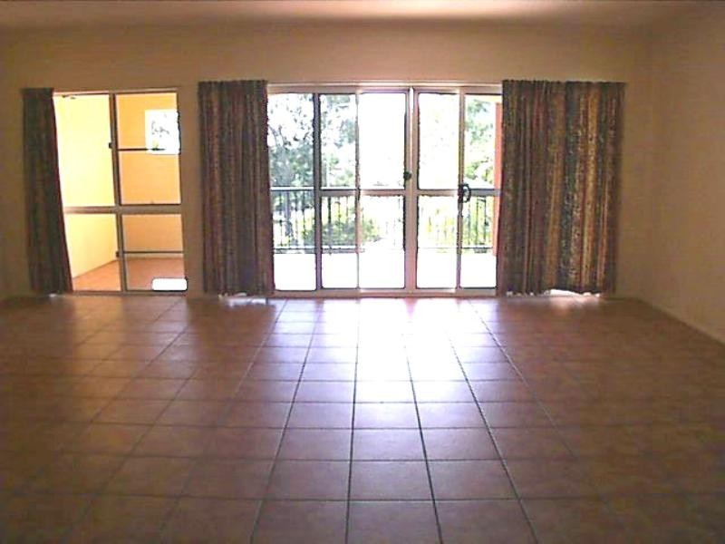 10/20 Island Drive, Cannonvale QLD 4802