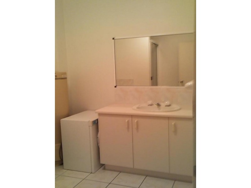 3a/10 Island Drive, Cannonvale QLD 4802