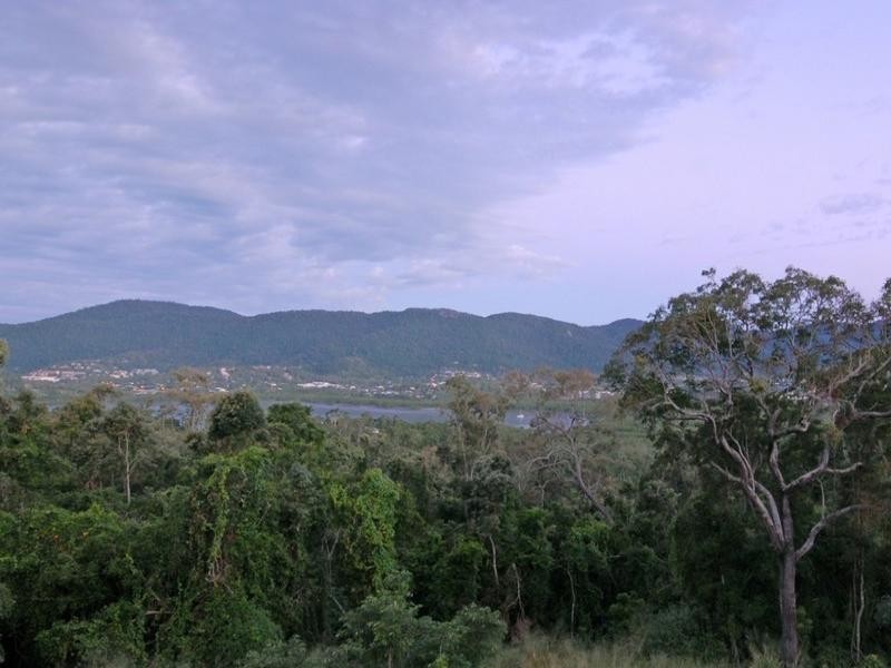 4 Gumtree Close, Cannonvale QLD 4802