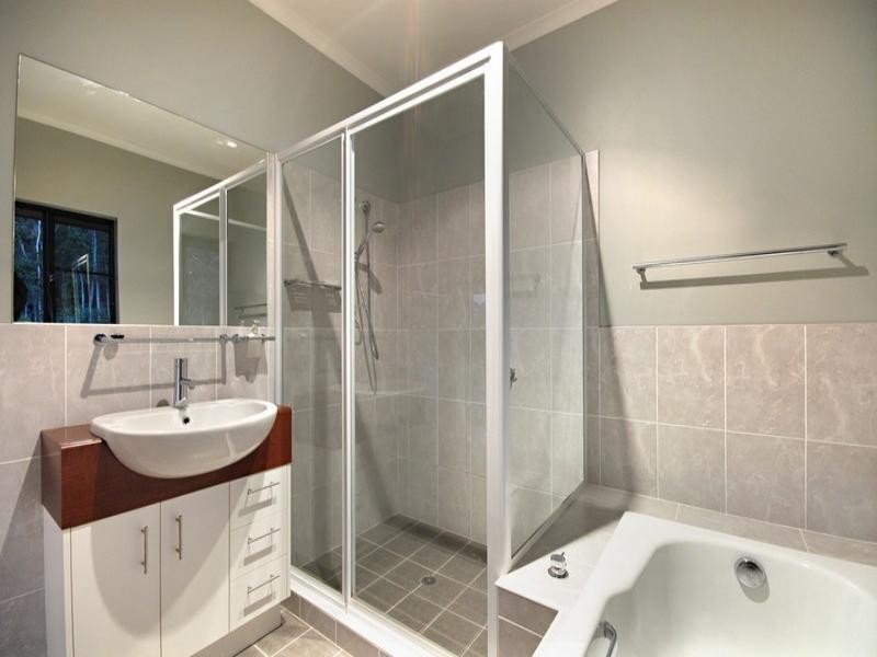 4 Gumtree Close, Cannonvale QLD 4802