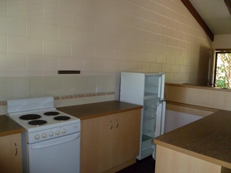 2/8 Wambiri Street, Cannonvale QLD 4802