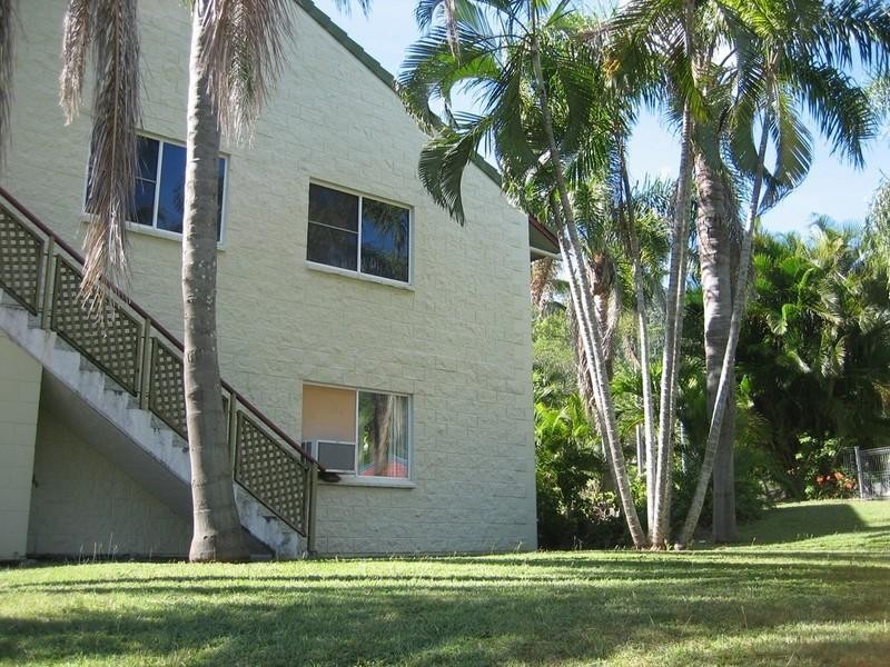 13/14 Island Drive, Cannonvale QLD 4802