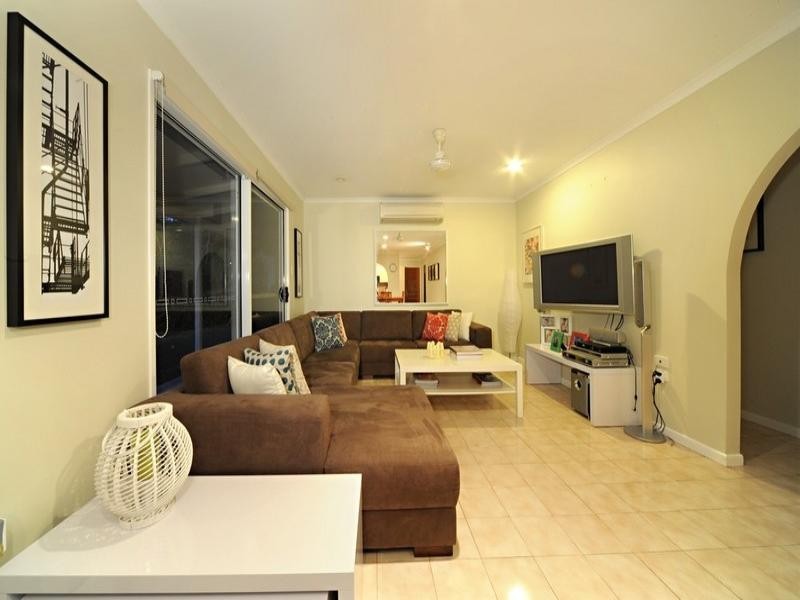 32 Tropic Road, Cannonvale QLD 4802