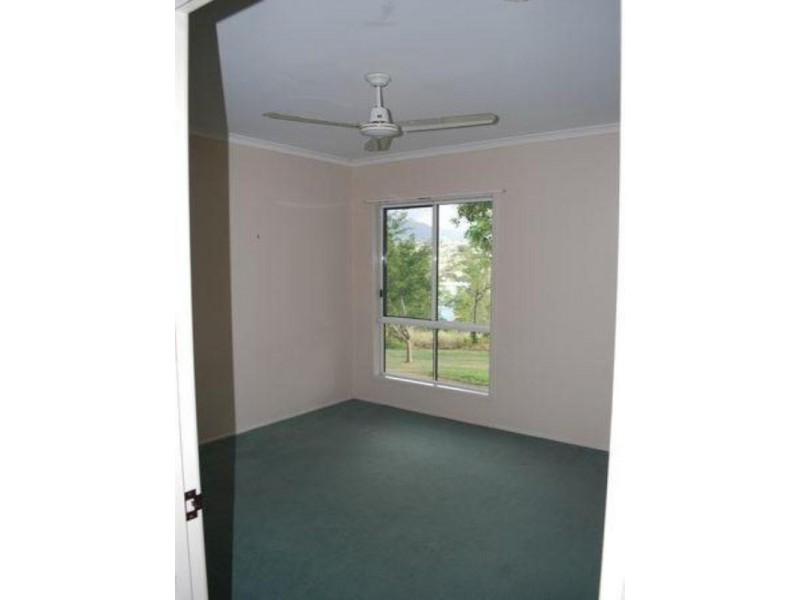 4/17 Macarthur Drive, Cannonvale QLD 4802