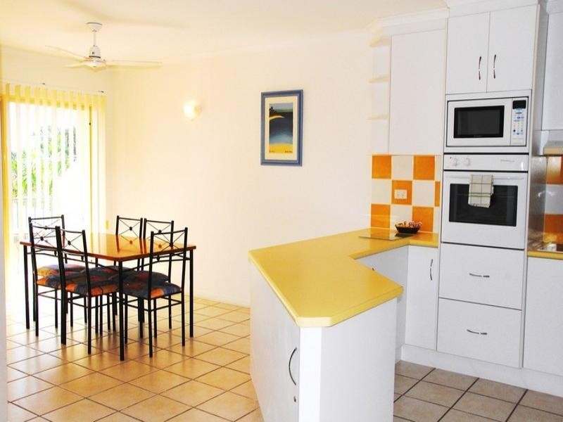 27/24 Beach Road, Cannonvale QLD 4802