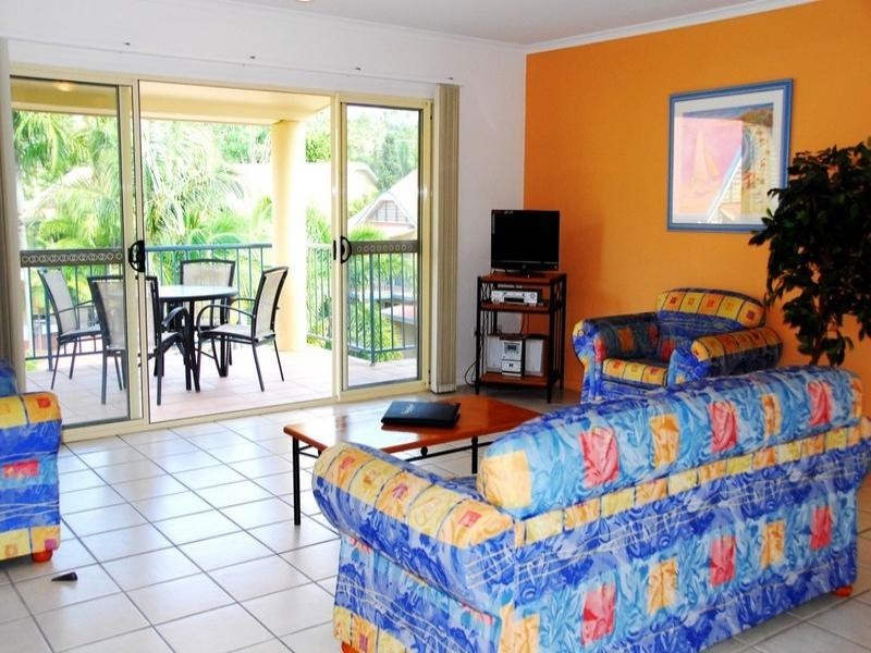 27/24 Beach Road, Cannonvale QLD 4802