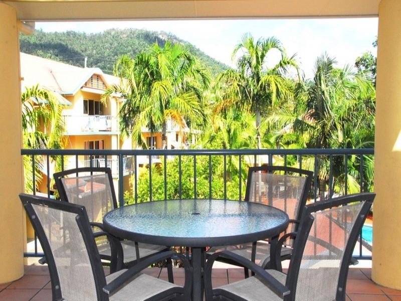 27/24 Beach Road, Cannonvale QLD 4802