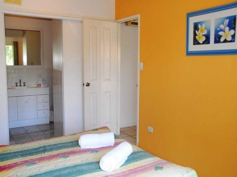 27/24 Beach Road, Cannonvale QLD 4802