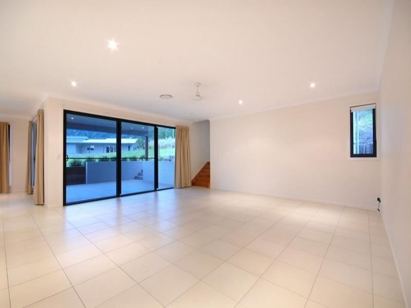 8 Armada Crescent, Jubilee Pocket QLD 4802