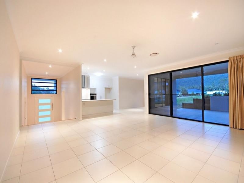 8 Armada Crescent, Jubilee Pocket QLD 4802