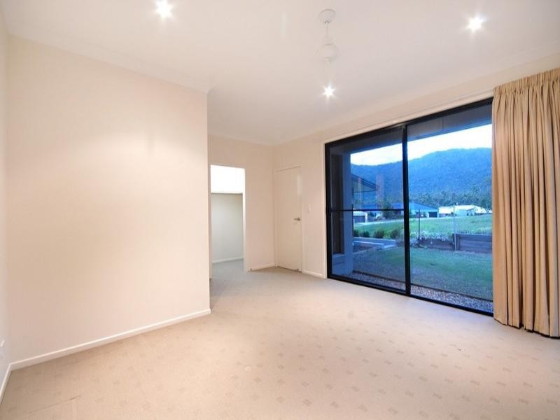 8 Armada Crescent, Jubilee Pocket QLD 4802