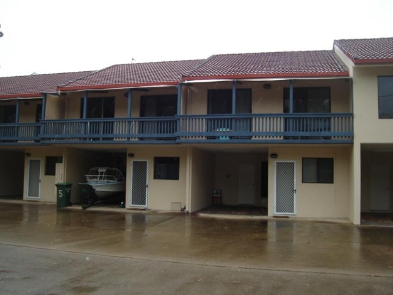 5/5 Pleasant Drive, Cannonvale QLD 4802