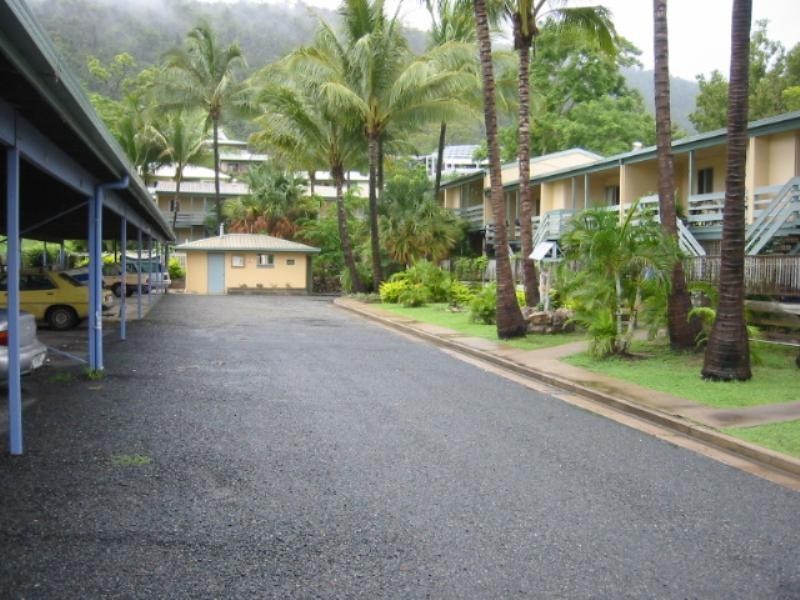 7/6 St Martins Lane, Cannonvale QLD 4802