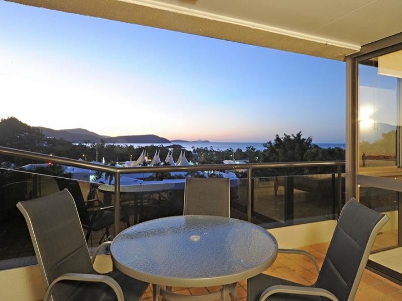 118/4 Eshelby Drive, Cannonvale QLD 4802