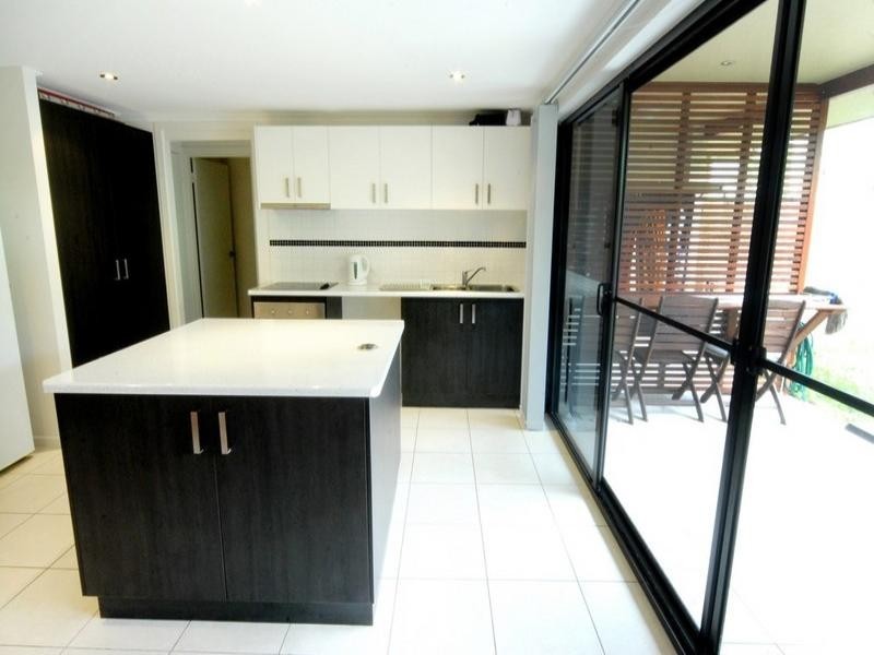 1/25 Abell Road, Cannonvale QLD 4802