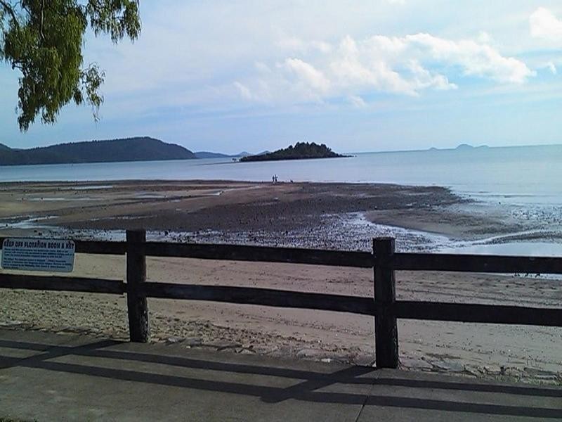 14 Beach Road, Cannonvale QLD 4802