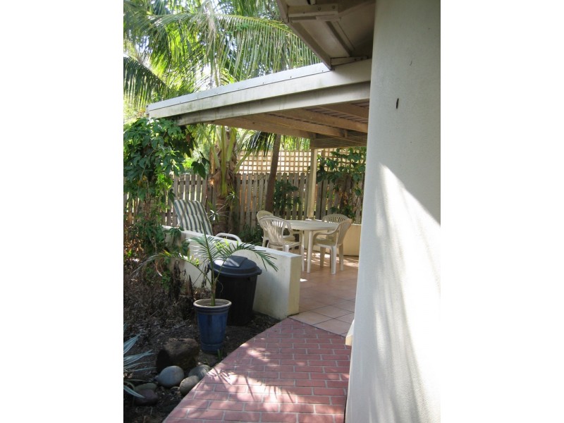 9/36a Stewart Drive, Cannonvale QLD 4802